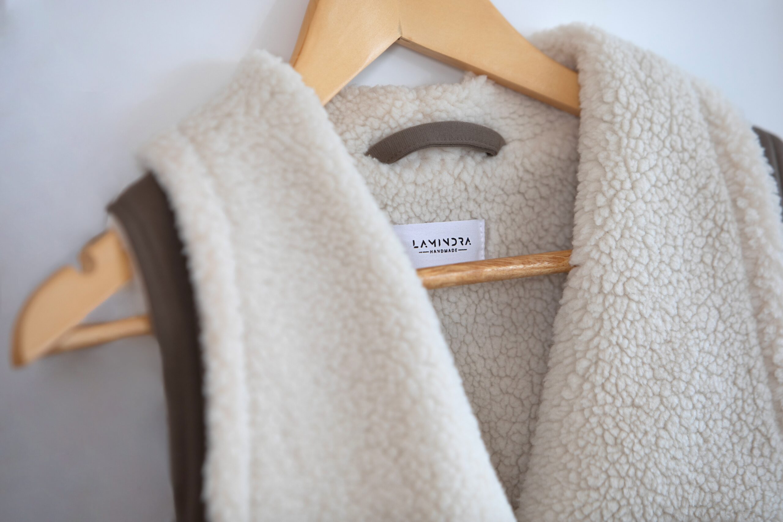 SHERPA CHLOÉ VEST – Mogyoró - Kép 5