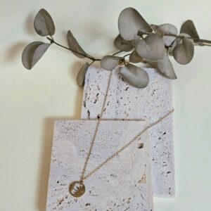 Aranyszínű nemesacél nyaklánc nap és hold medállal – Lamindra handmade egyedi ékszer