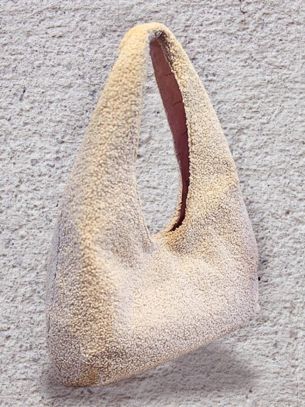 Bézs teddy sherpa táska – Lamindra handmade egyedi táska