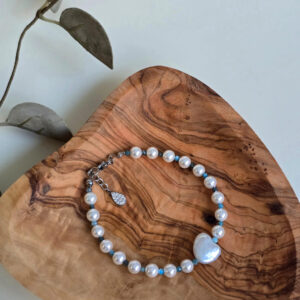 Azure Shoreline – Mallorcai kagylógyöngy karkötő apatittal