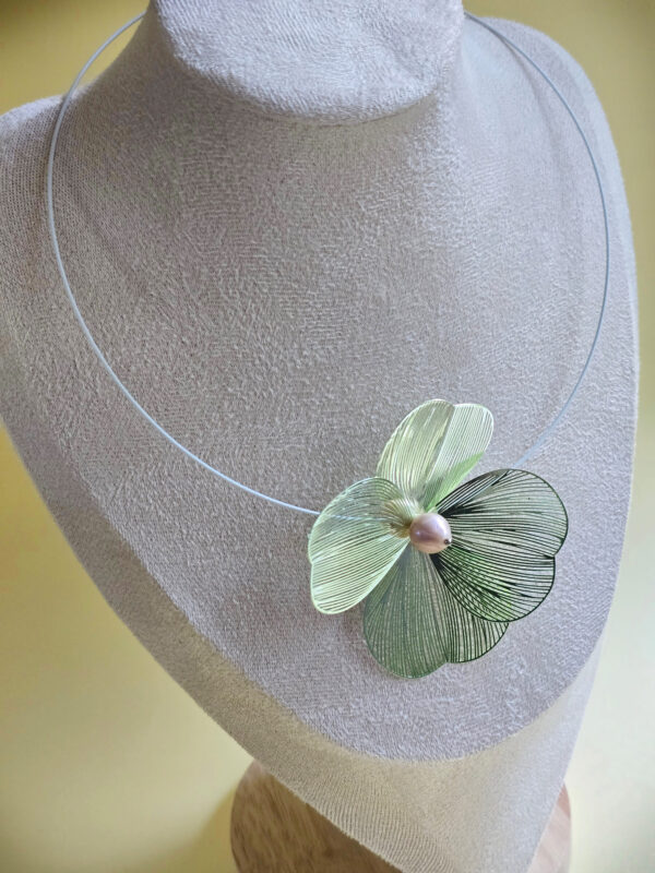 Sage Bloom & Iridescent Pearl Choker Necklace