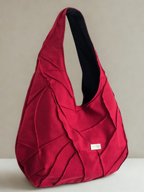 Ruby Petal Bag – 3D Struktúrált Bordó Vászontáska